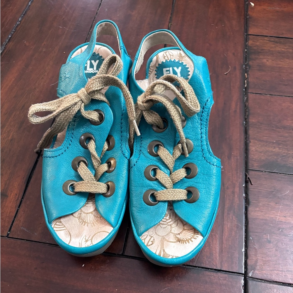 Fly London wedge lace ip sandal turquoise aqua size 39 is 8.5 cute gently used